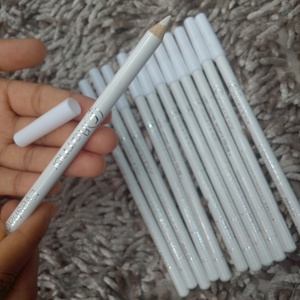 Flarmer white Kajol