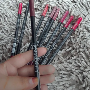 Huda Beauty lip liner